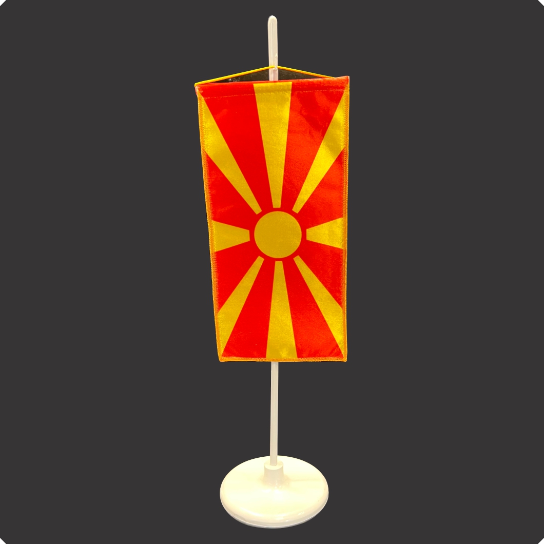 Plasticen_jarbol_za_zname_na_masa_1